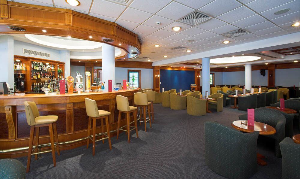 aloe hotel bar