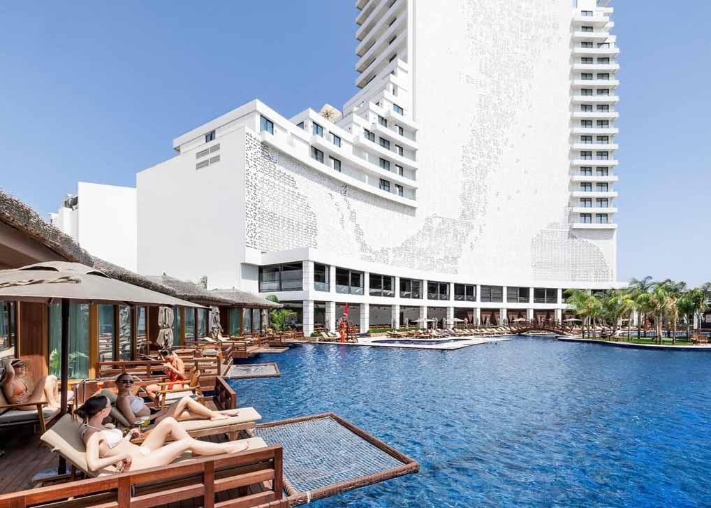 234 grandsapphire swiming pool famagusta