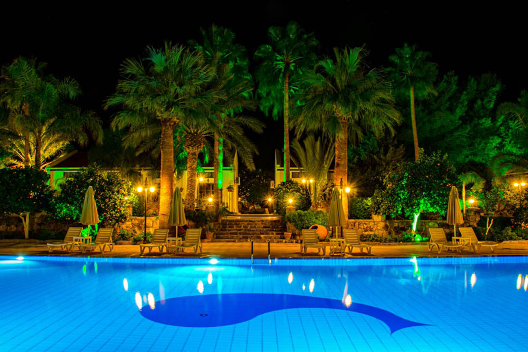 Almond Holiday Village