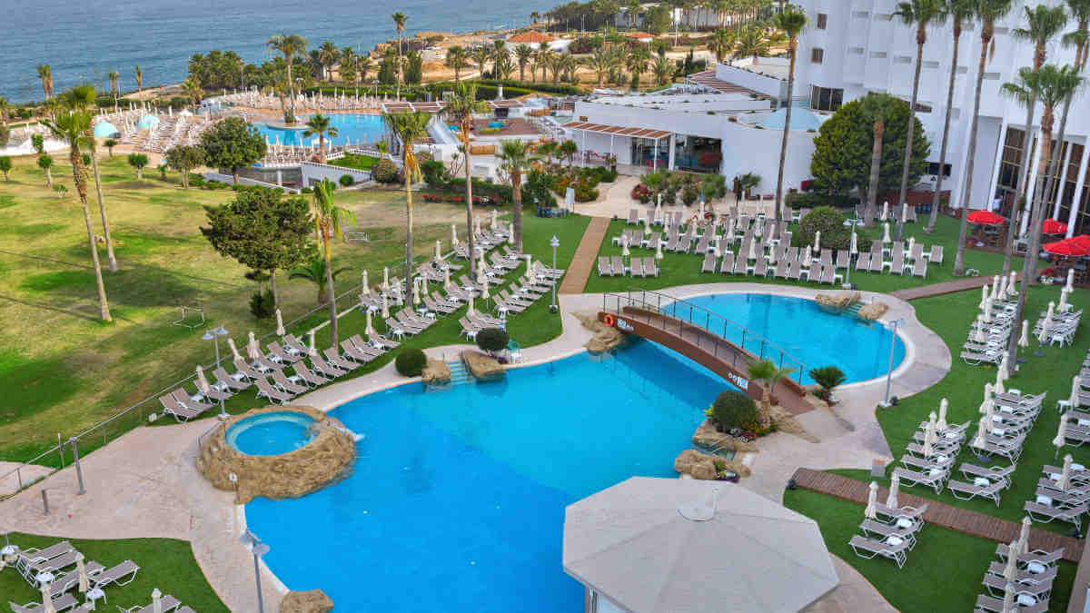 leonardo laura beach pool sea view