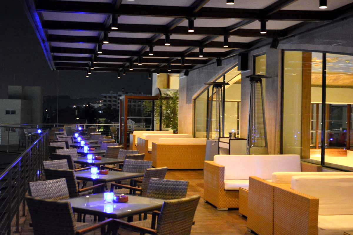 st.raphael hotel captains bar terrace