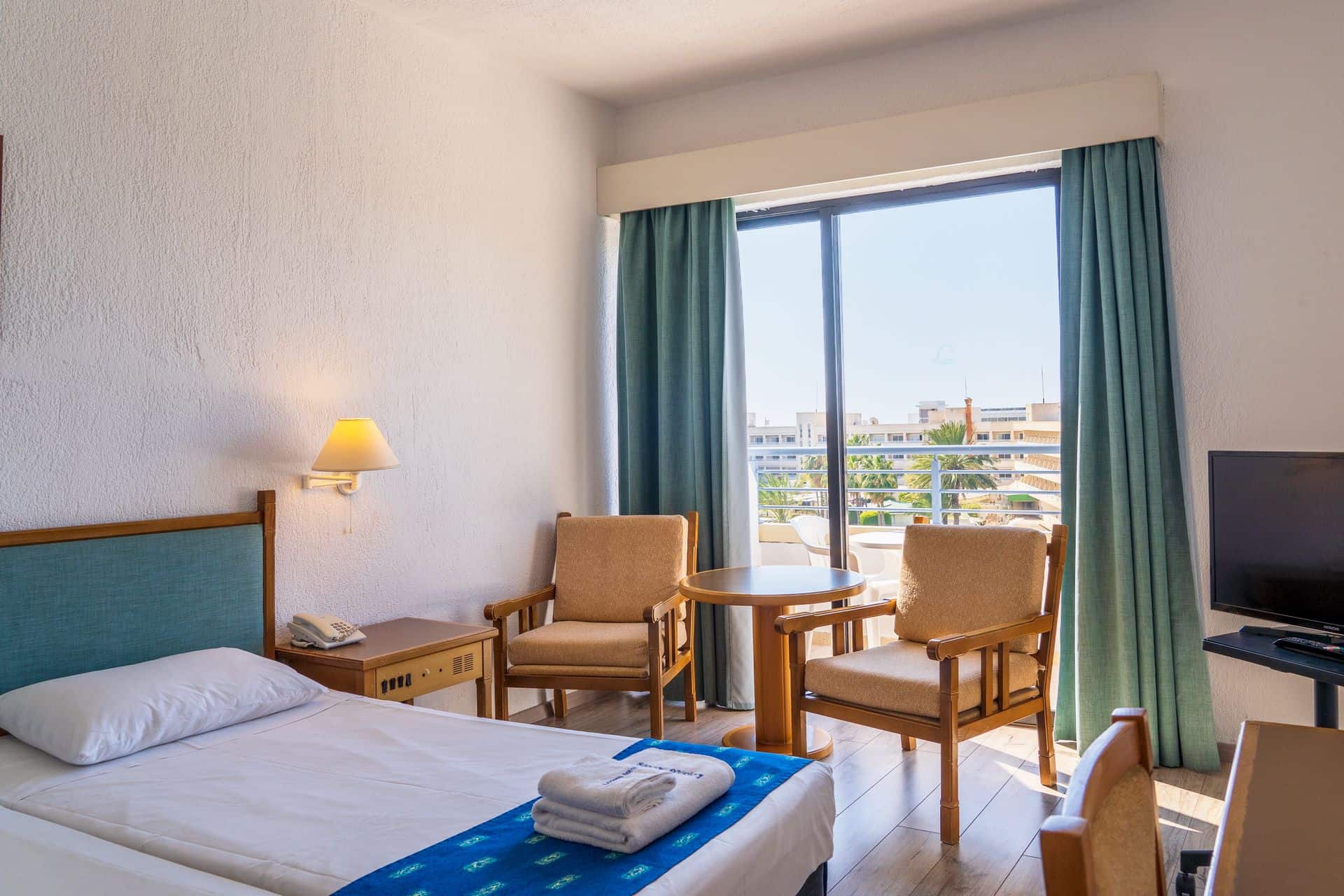 26 paphos gardens twin beds cyprus