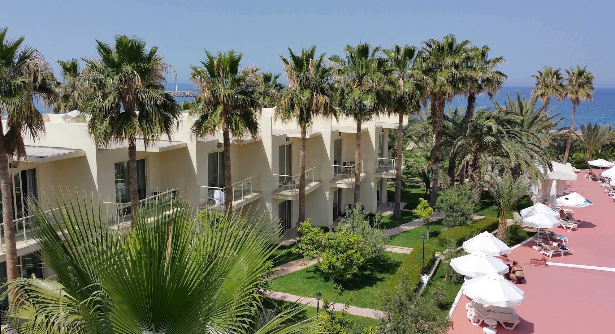 oscar resort hotel poolside rooms