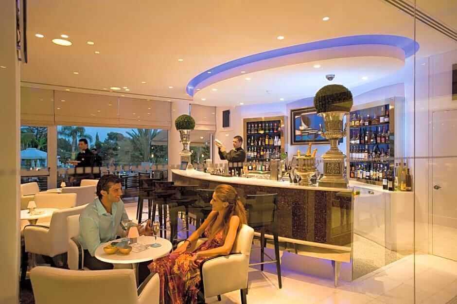 mediterranean beach hotel bar limasso