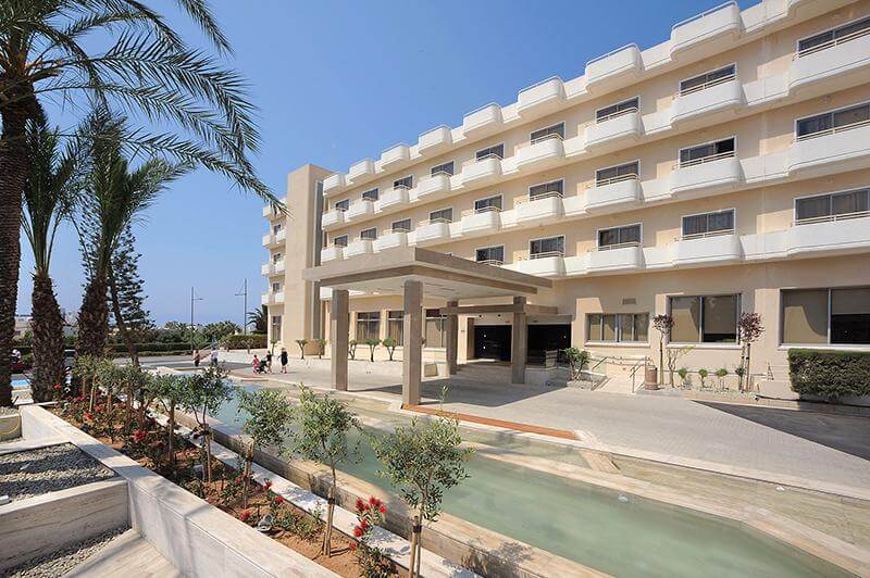 nestor hotel entrance