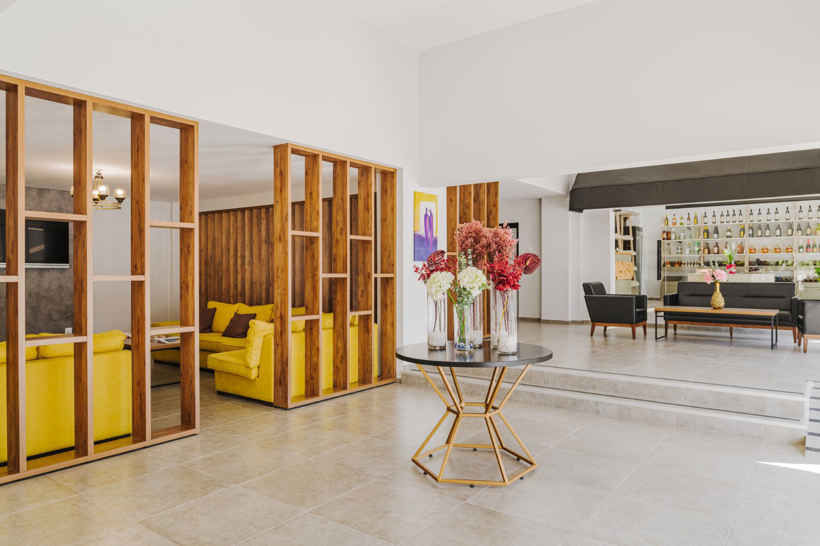 5 uptown anadolu executive bar area kyrenia