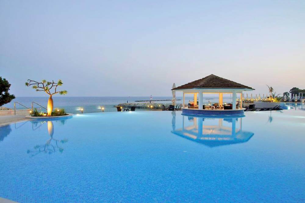 the royal apollonia infinity pool limassol