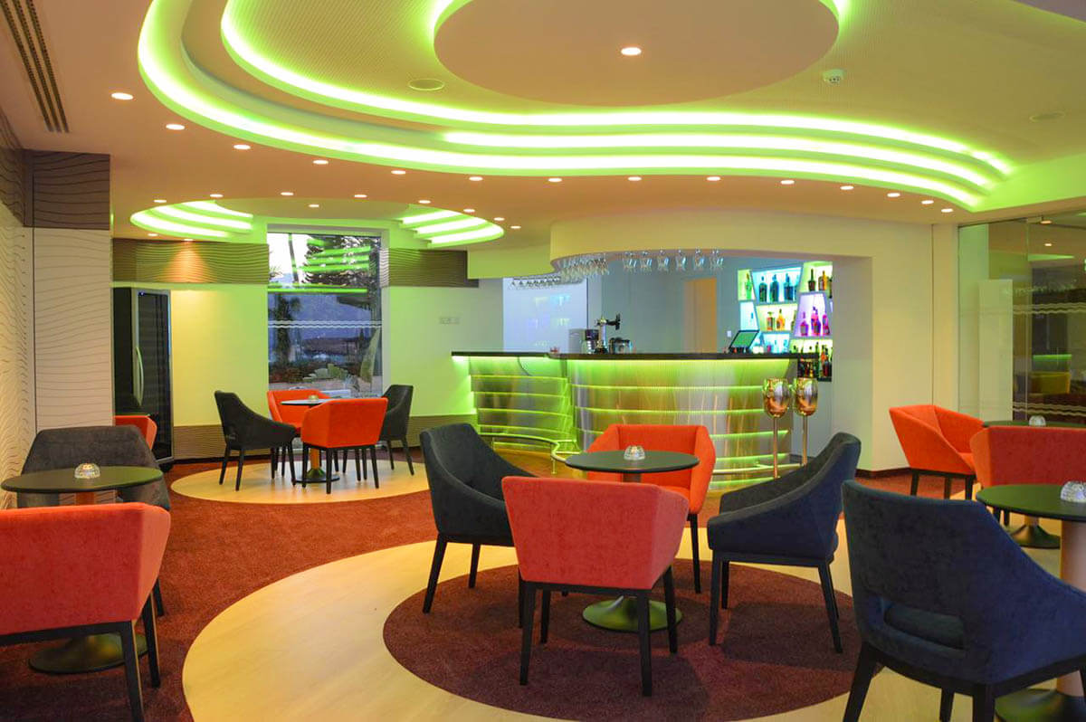 vassos nissi plage hotel bar