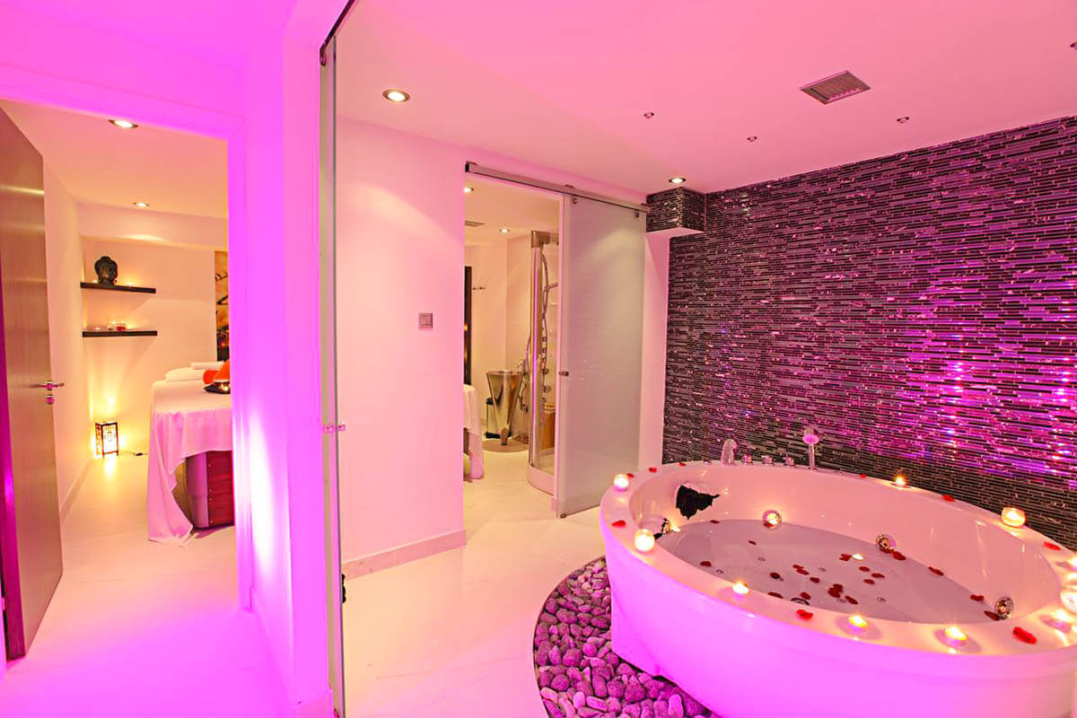 Dome Beach Hotel