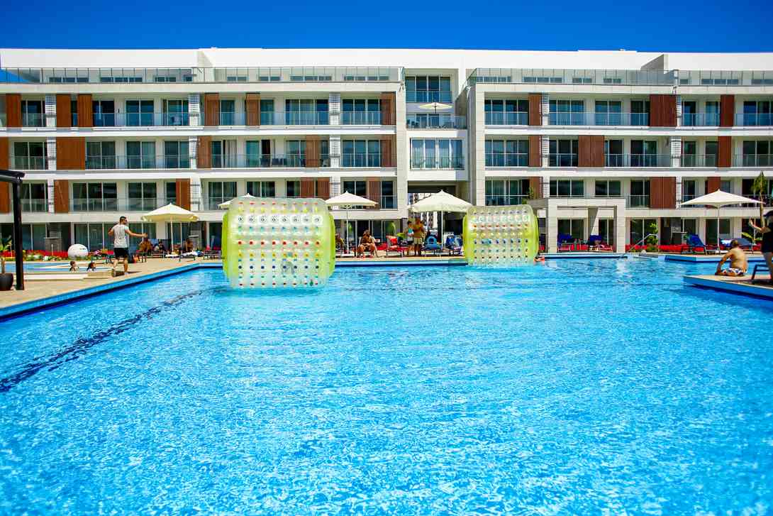 Courtyard Long Beach Holiday Resort