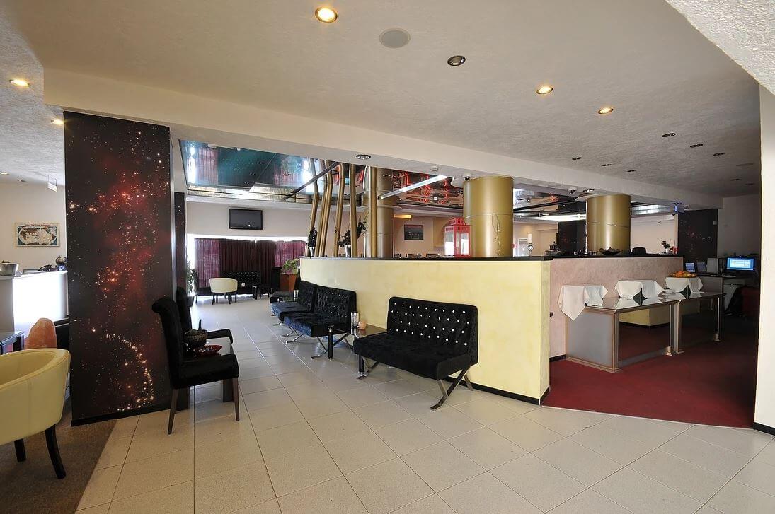 kings hotel lounge
