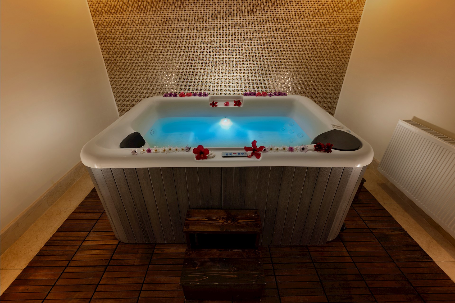 korineum spa resort jacuzzi