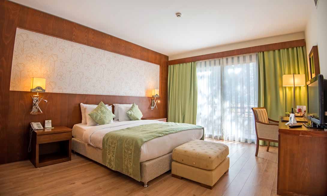 Residence Room with 4 Rounds of Golf 