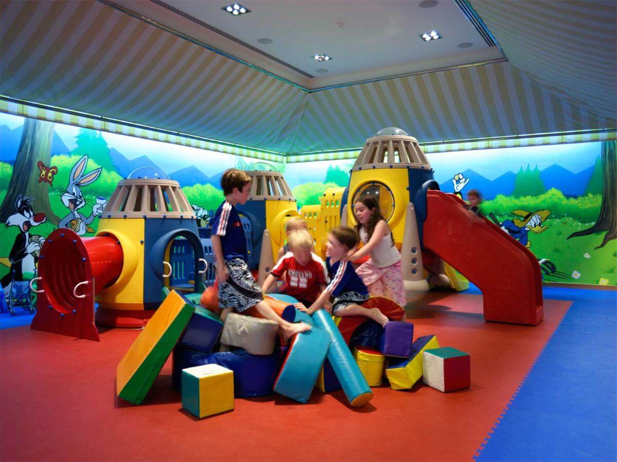four seasons hotel kindergarden