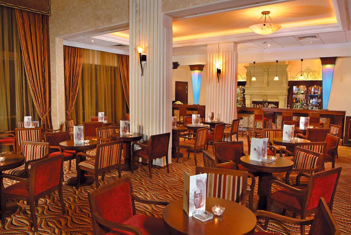 elias beach hotel zodiac bar