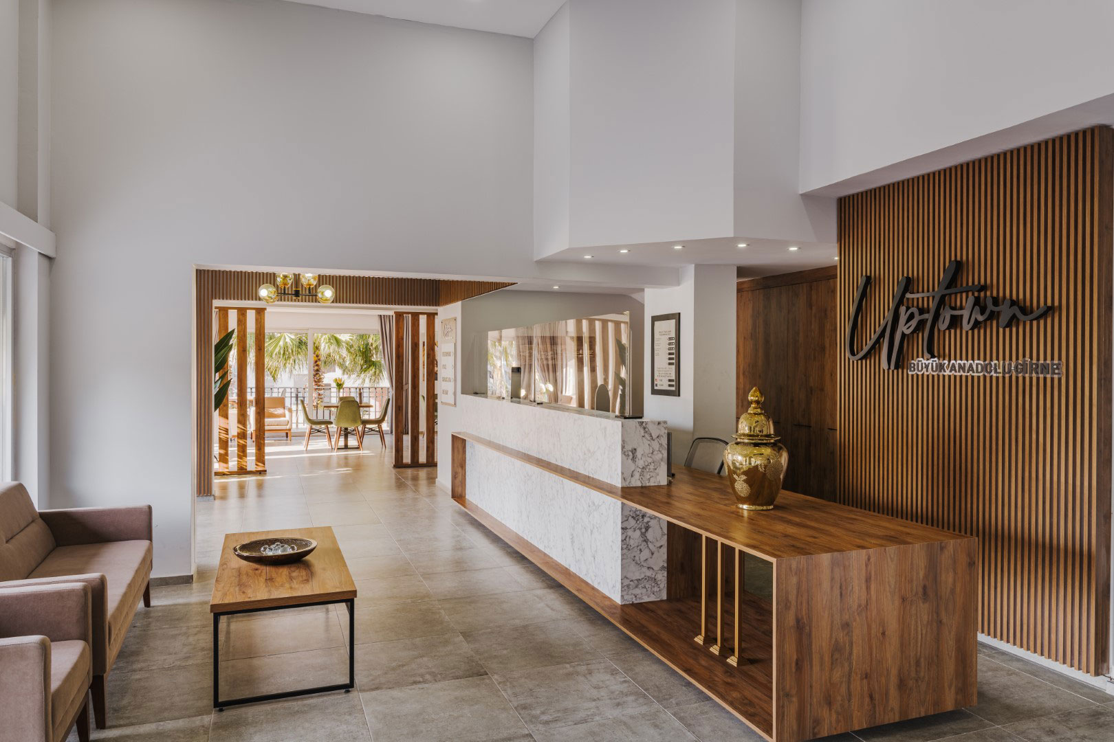 13 uptown anadolu waiting area kyrenia.jpg
