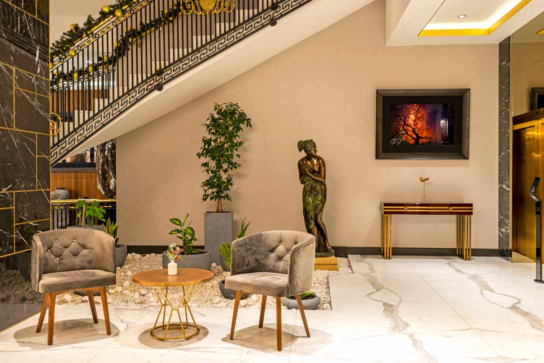 Rocks Hotel