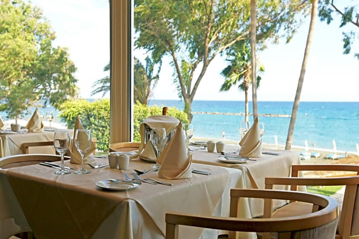 24-Poseidonia Beach Hotel Restaurant Table