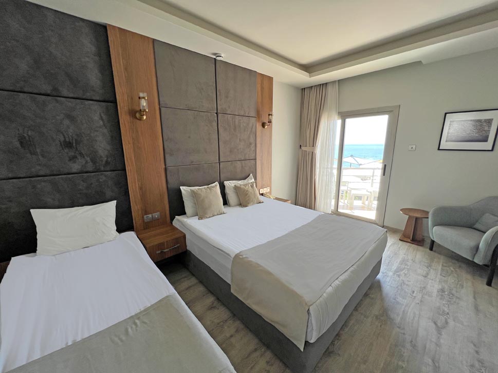 Mimoza Beach Hotel