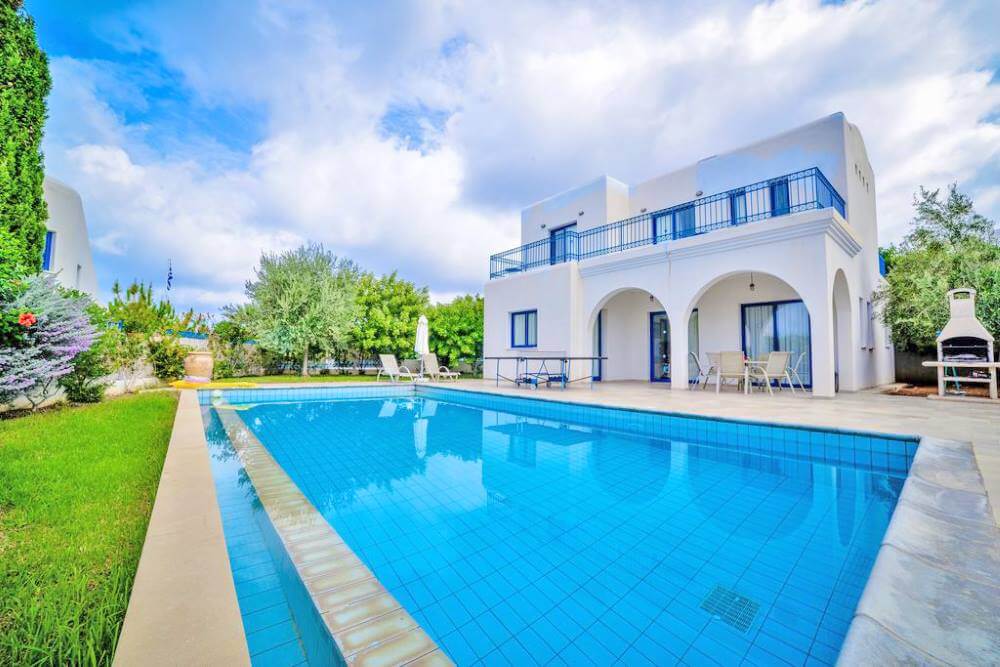 Private Pool Pleasure