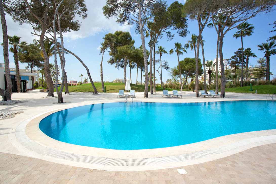 Arkin Palm Beach Hotel