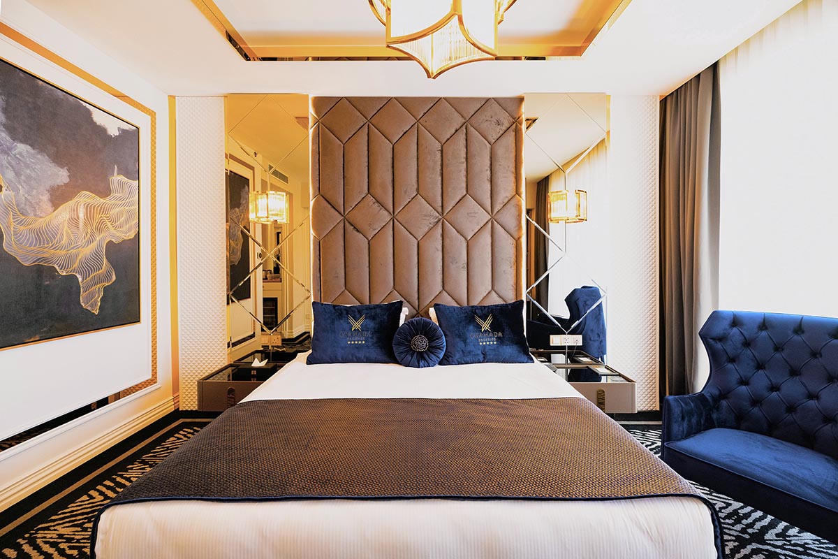 Deluxe Room with Mountain View 