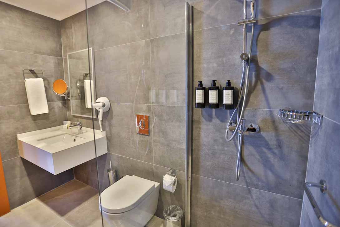 Caddemm Inn Hotel