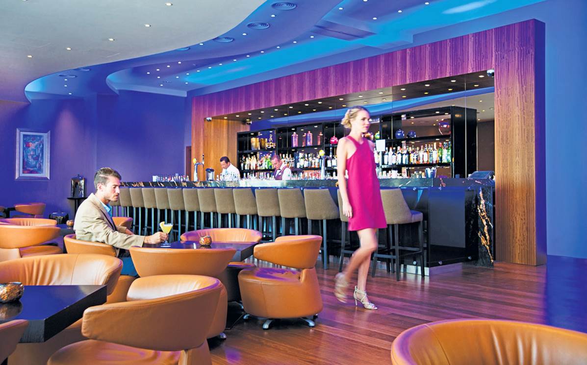 olympic lagoon resort lounge bar