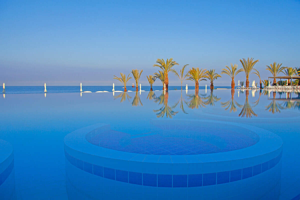 3 king evelthon outdoor pool