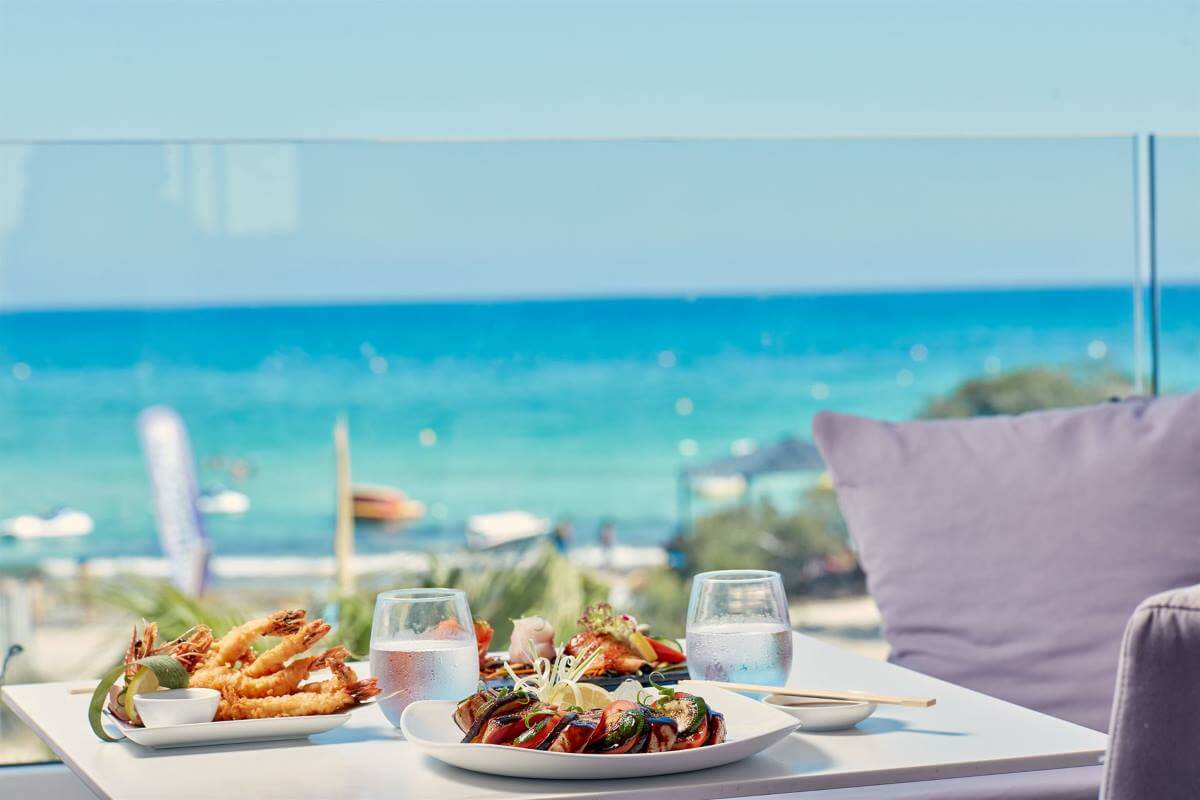 Bars & Restaurants: