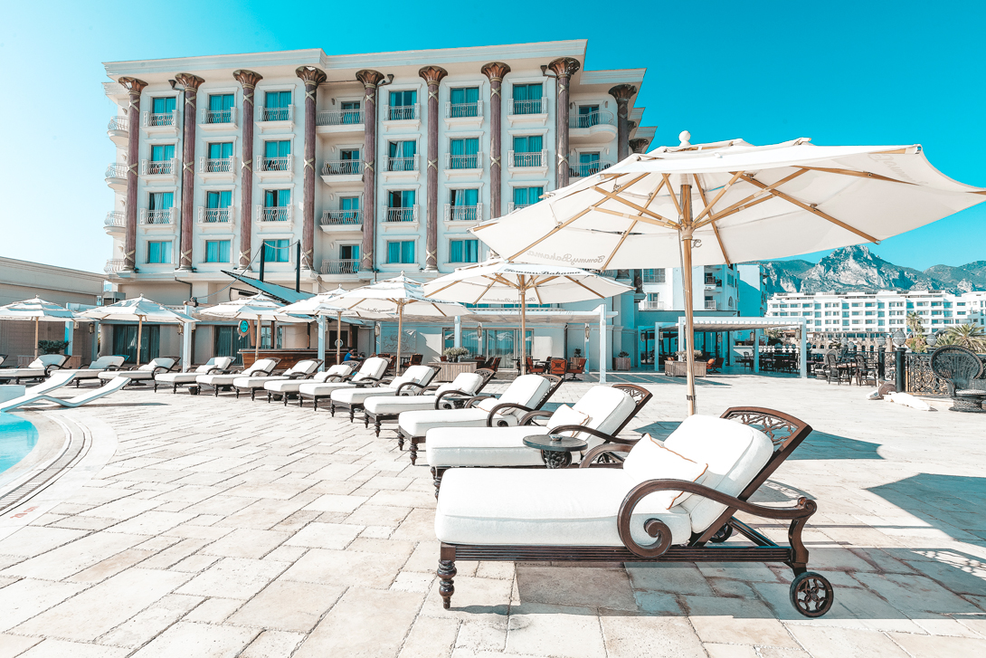 8 les ambassadeurs pool kyrenia