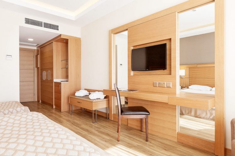 Salamis Garden Room