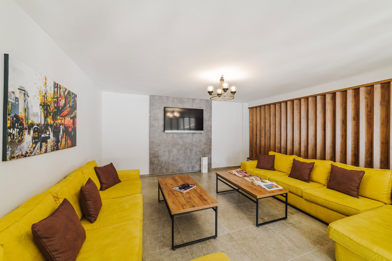 14 uptown anadolu tv sitting area kyrenia.jpg