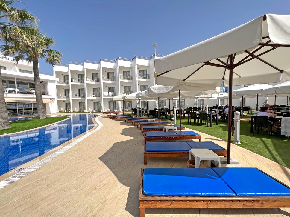 Mimoza Beach Hotel
