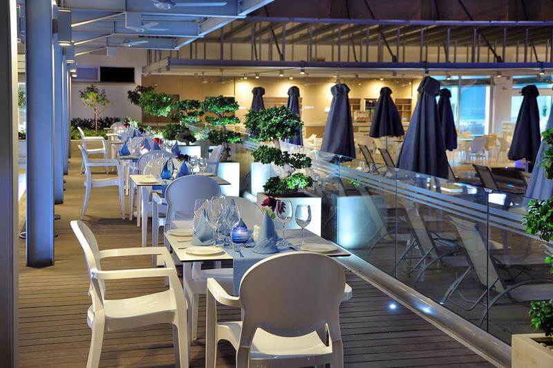nestor hotel poolside cafe