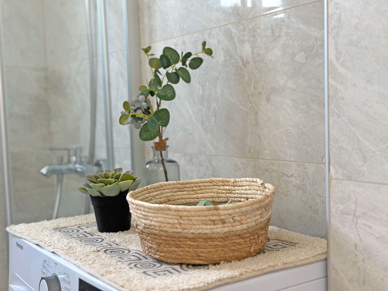 One Bedroom Apartment 