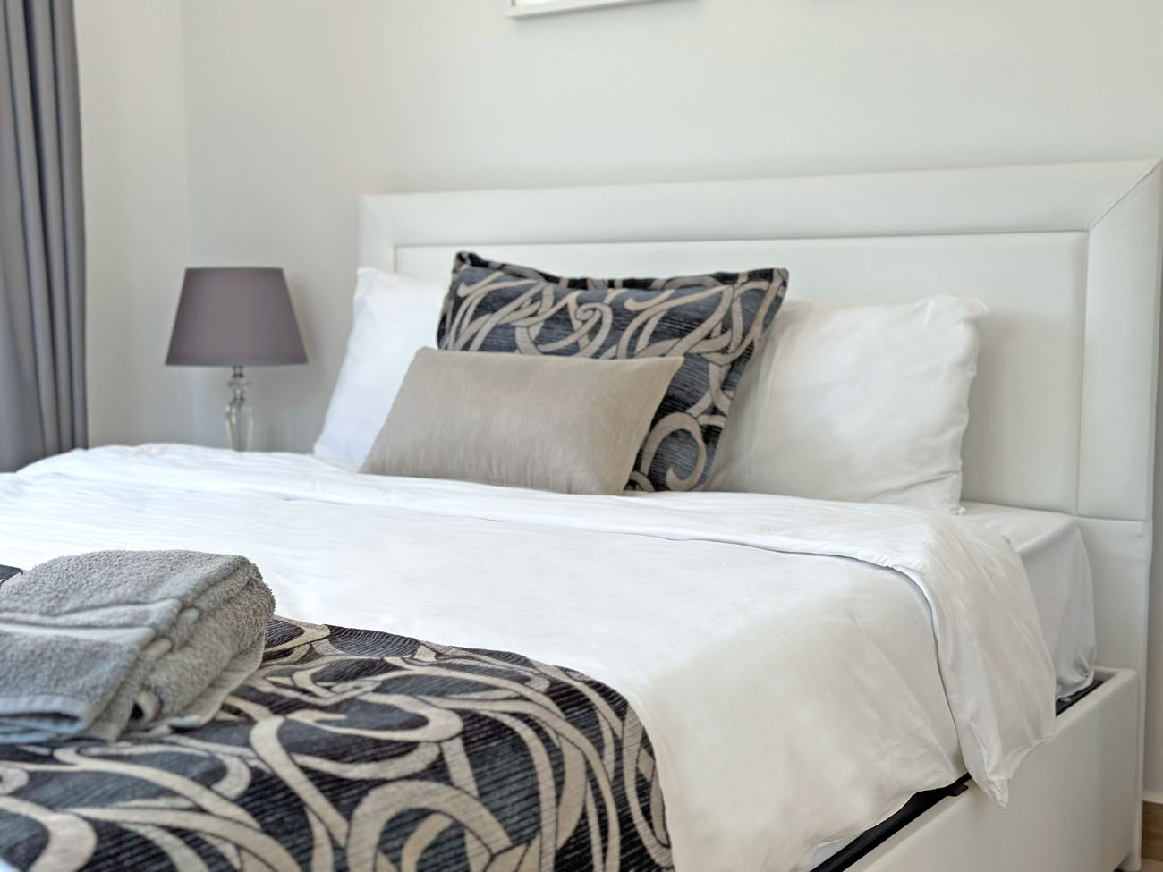 One Bedroom Apartment 