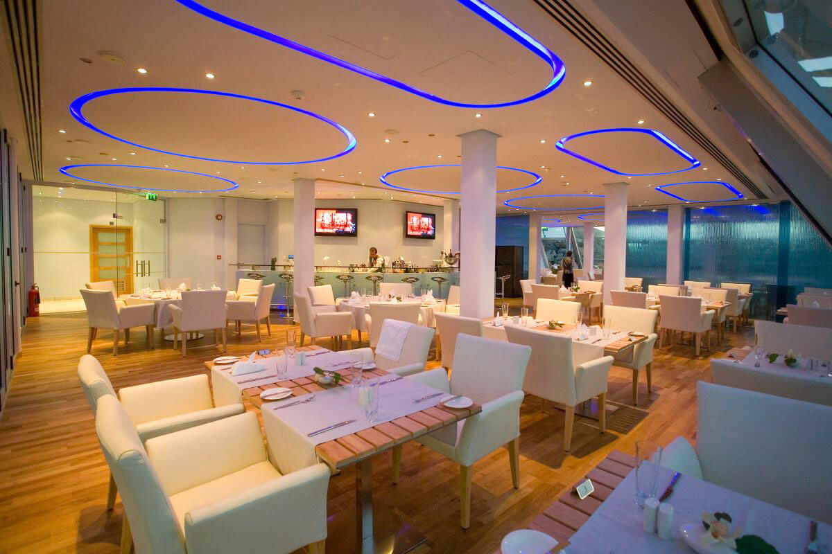 st.raphael hotel restaurant lounge