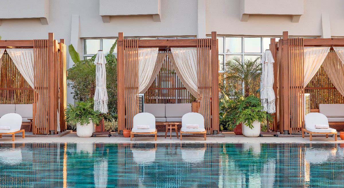 merit park hotel outdoor pool