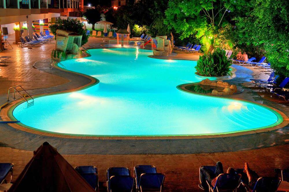 avlida hotel paphos by night