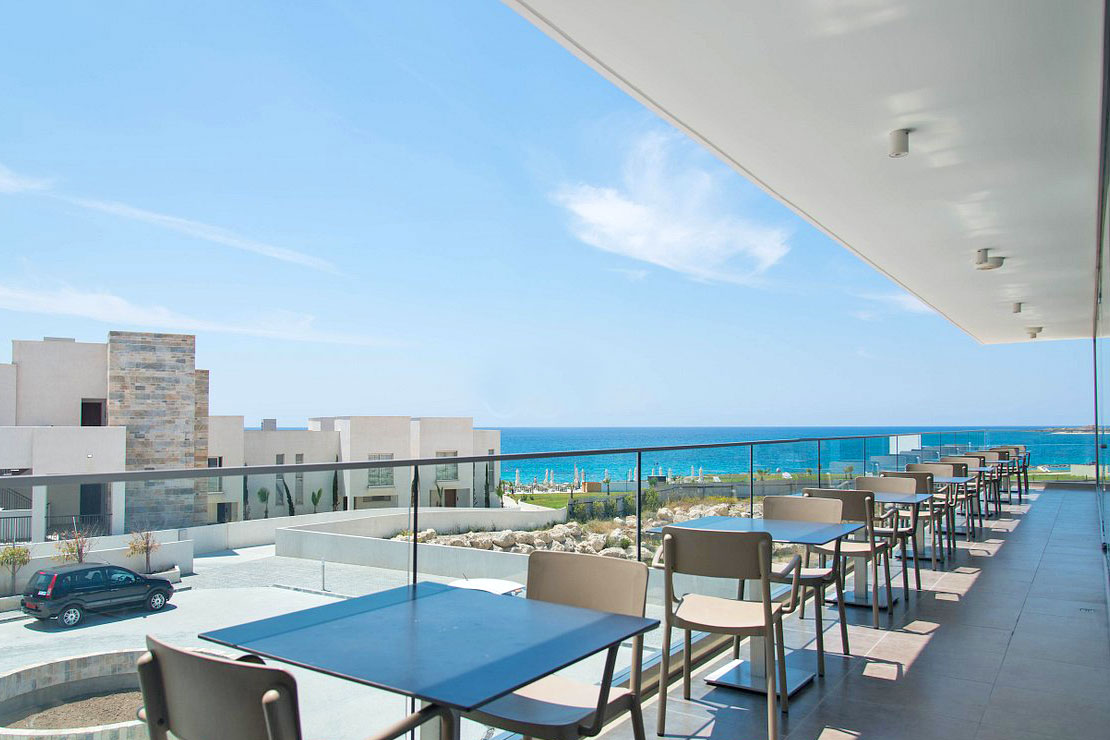 8 amphora hotel restaurant cyprus