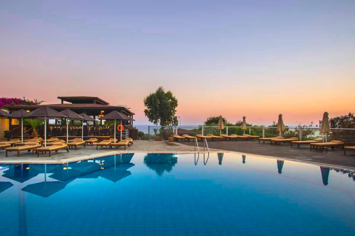 bella napa pool view