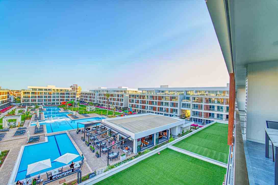Courtyard Long Beach Holiday Resort