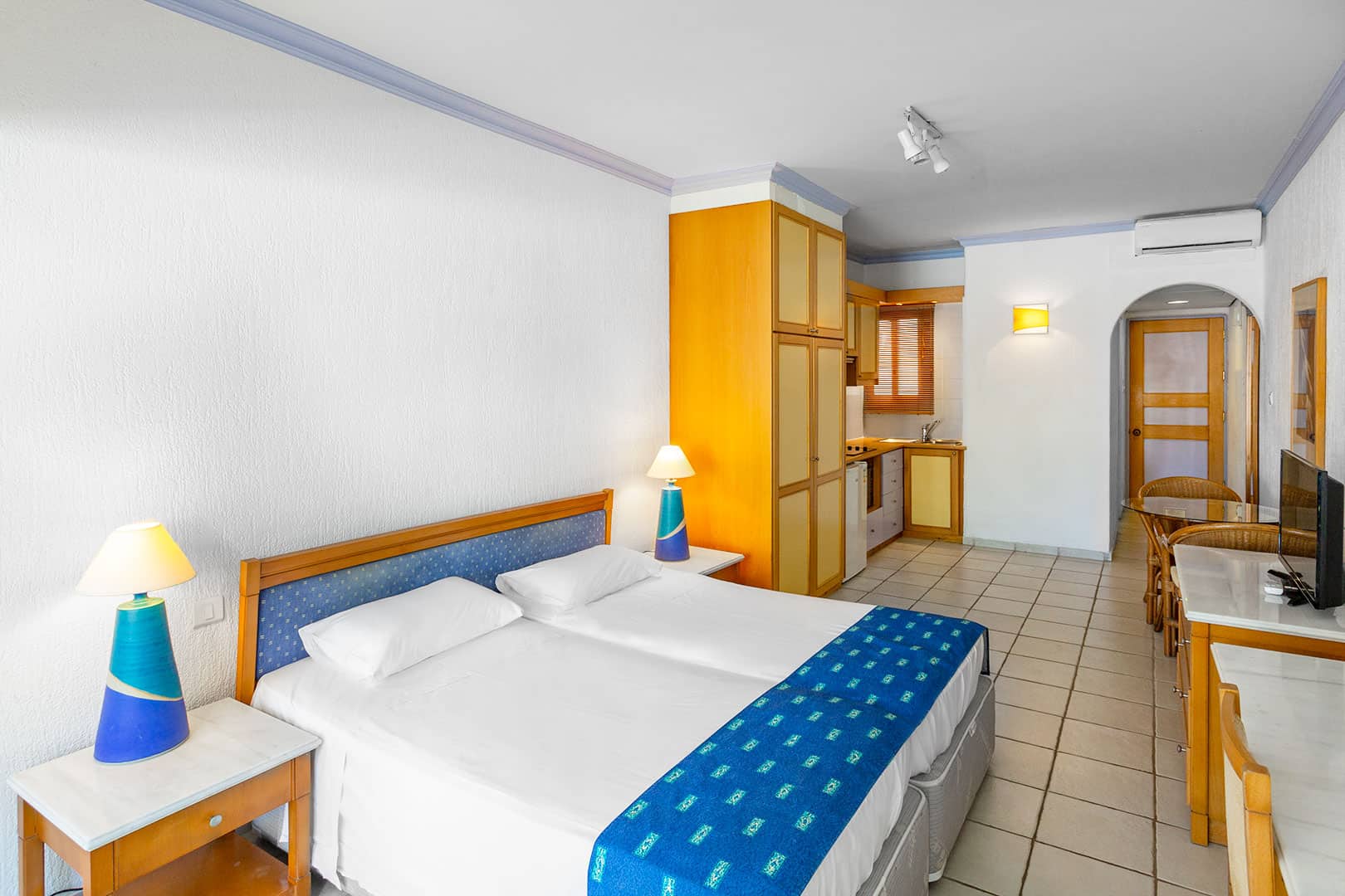 19 paphos gardens double bedroom cyprus