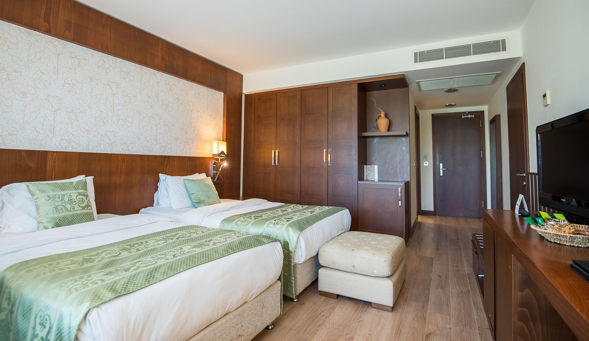 korineum sea view residence room