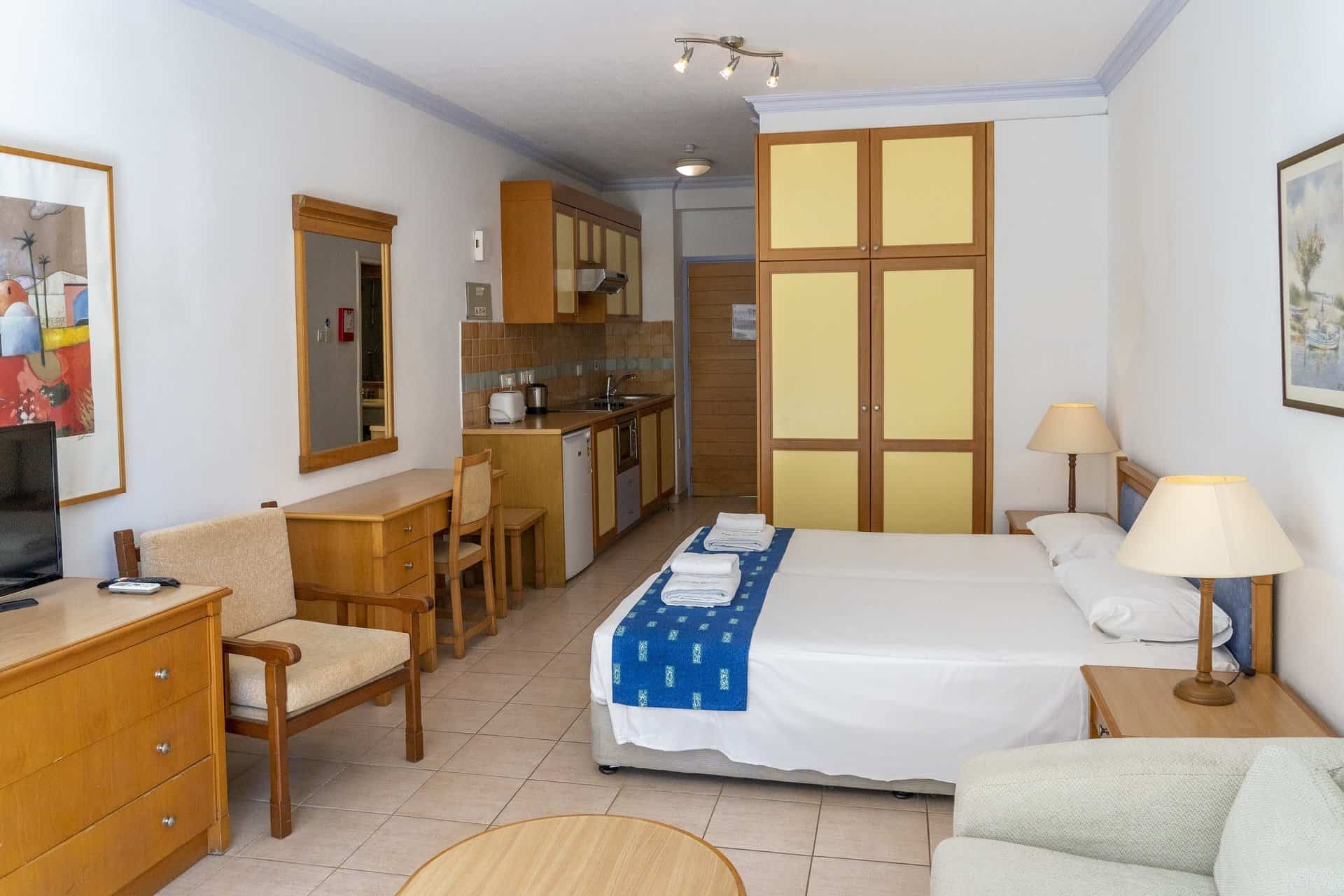 30 paphos gardens double bedroom cyprus
