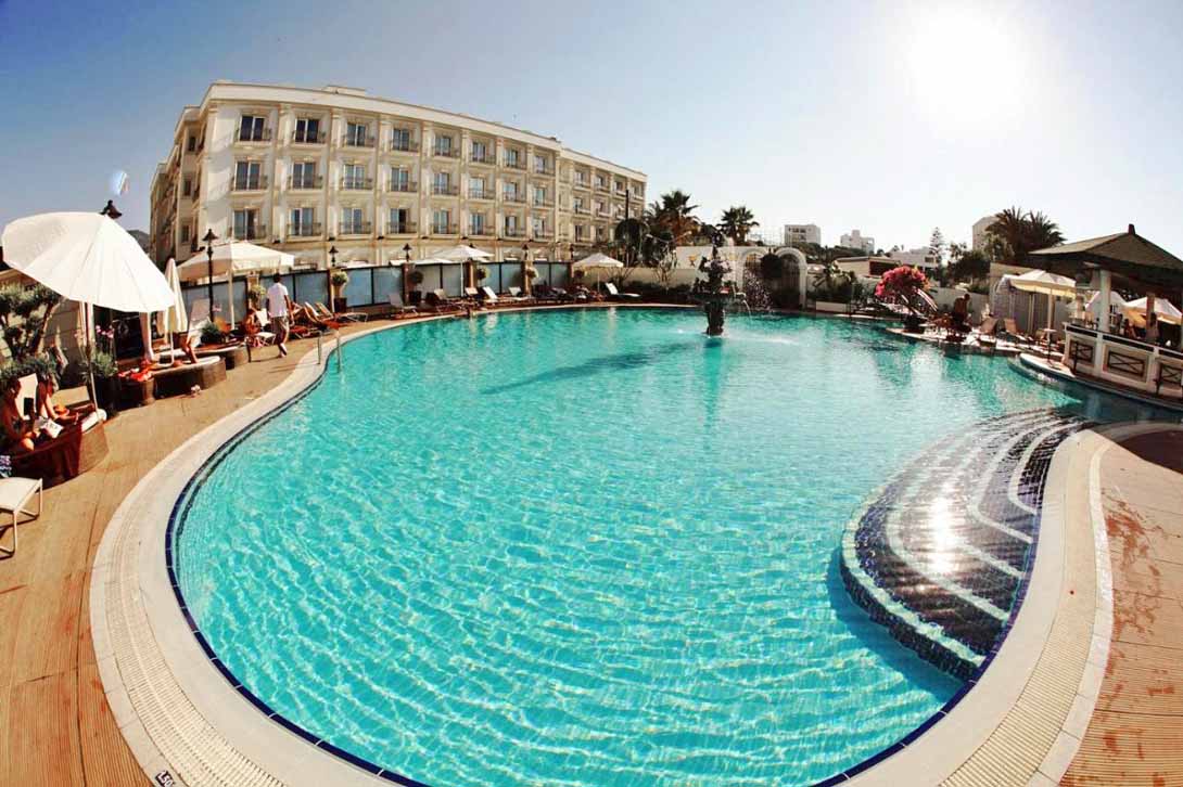 Rocks Hotel