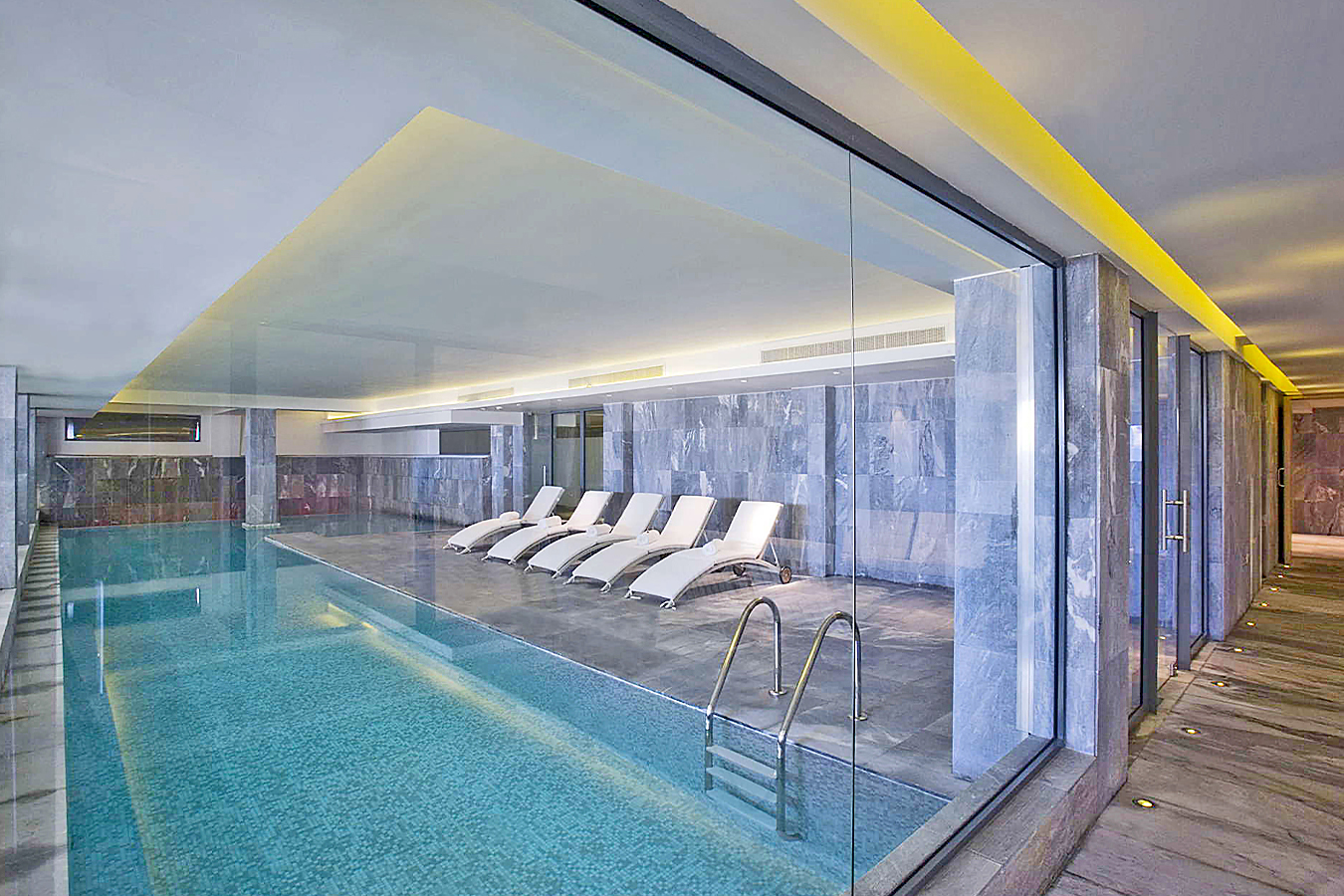 capo-bay-spa-indoor-pool