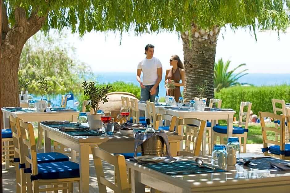 mediterranean beach hotel outdoor dining